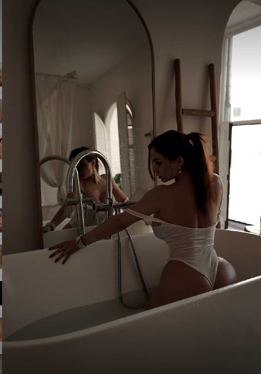 A playful frame from Miranda Faith nude — online in Sydney