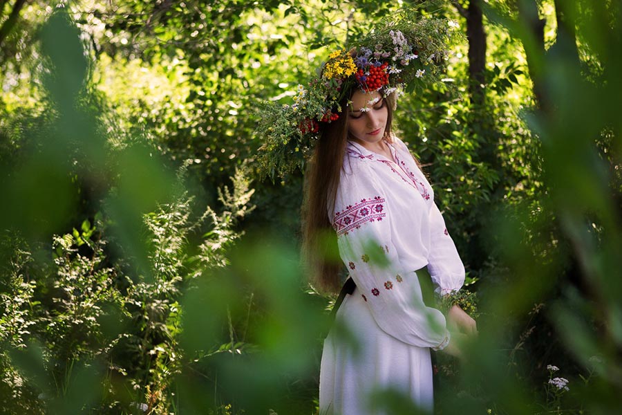 Model Girls in Slavic costumes in Sydney