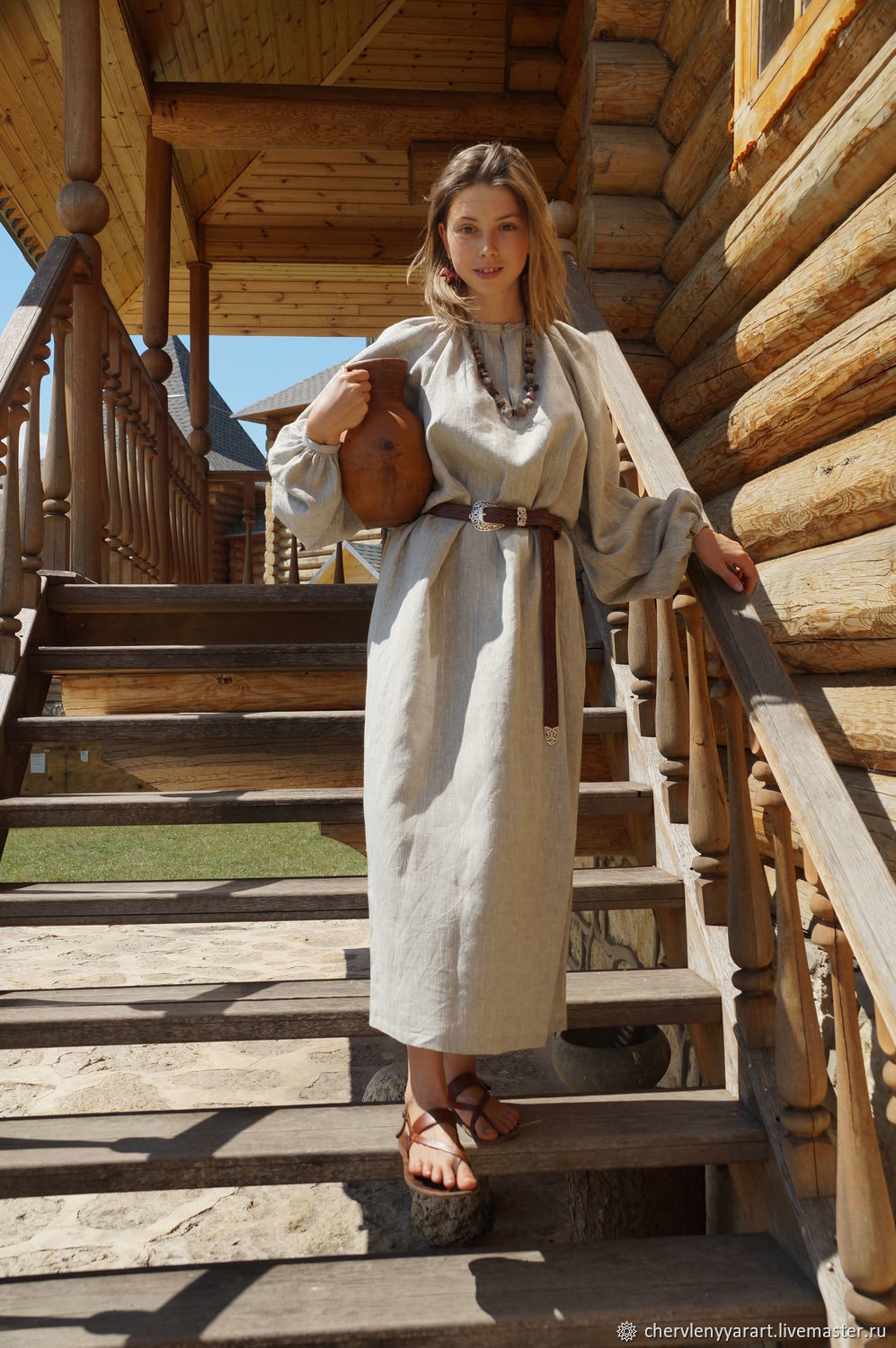 Girls in Slavic costumes in Sydney