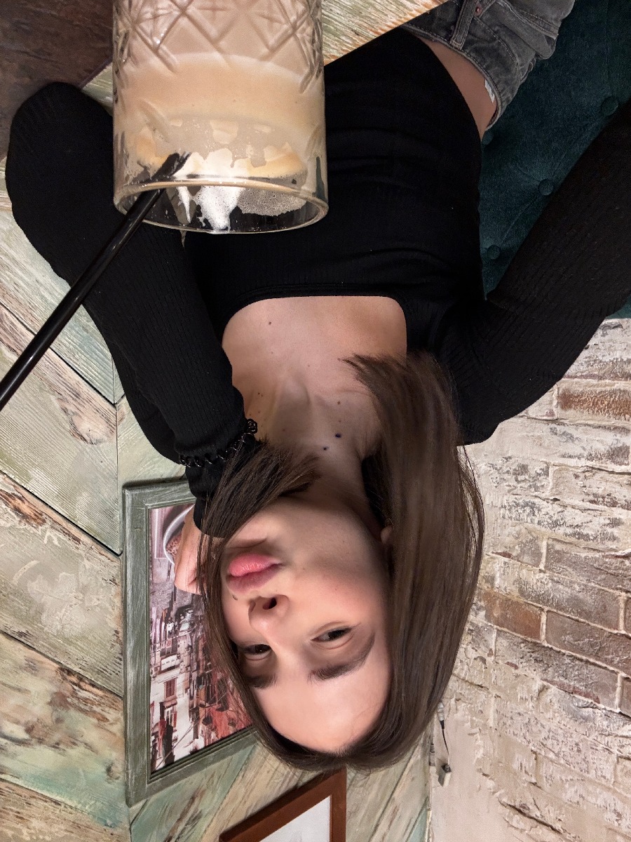 Fresh photos, fresh mood — Tina online in Sydney